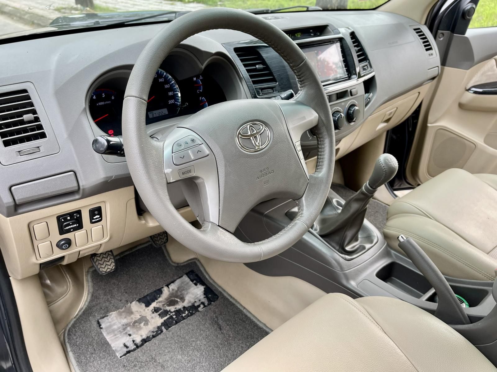 Toyota Fortuner 2013 - Odo 8,7v biển HN