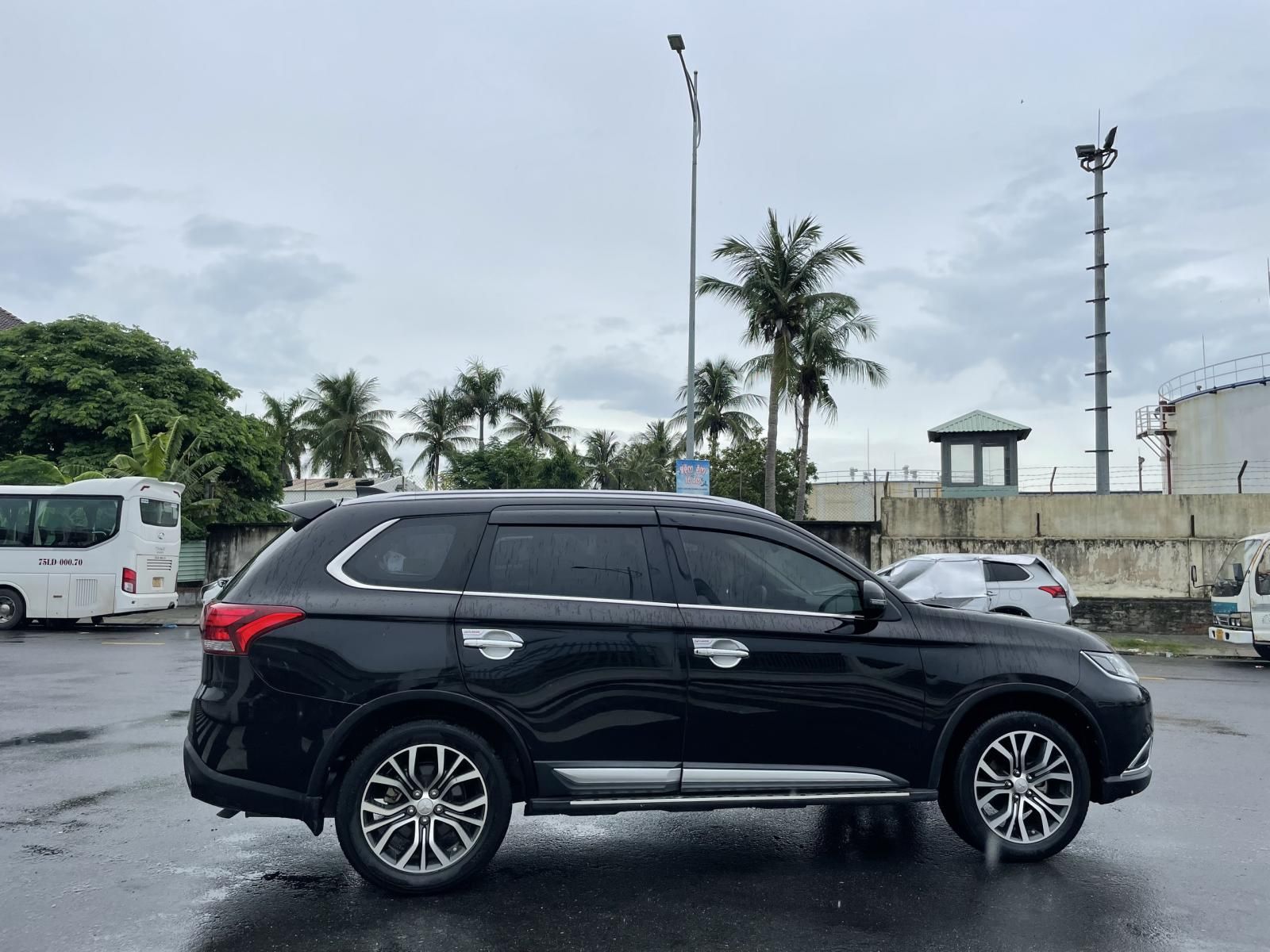 Mitsubishi Outlander 2018 - Đầy đủ đồ chơi