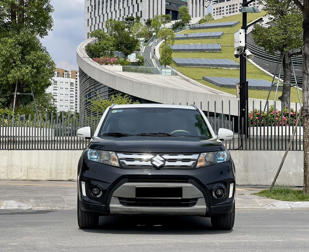 Suzuki Vitara 2015 - Màu đen, nhập khẩu