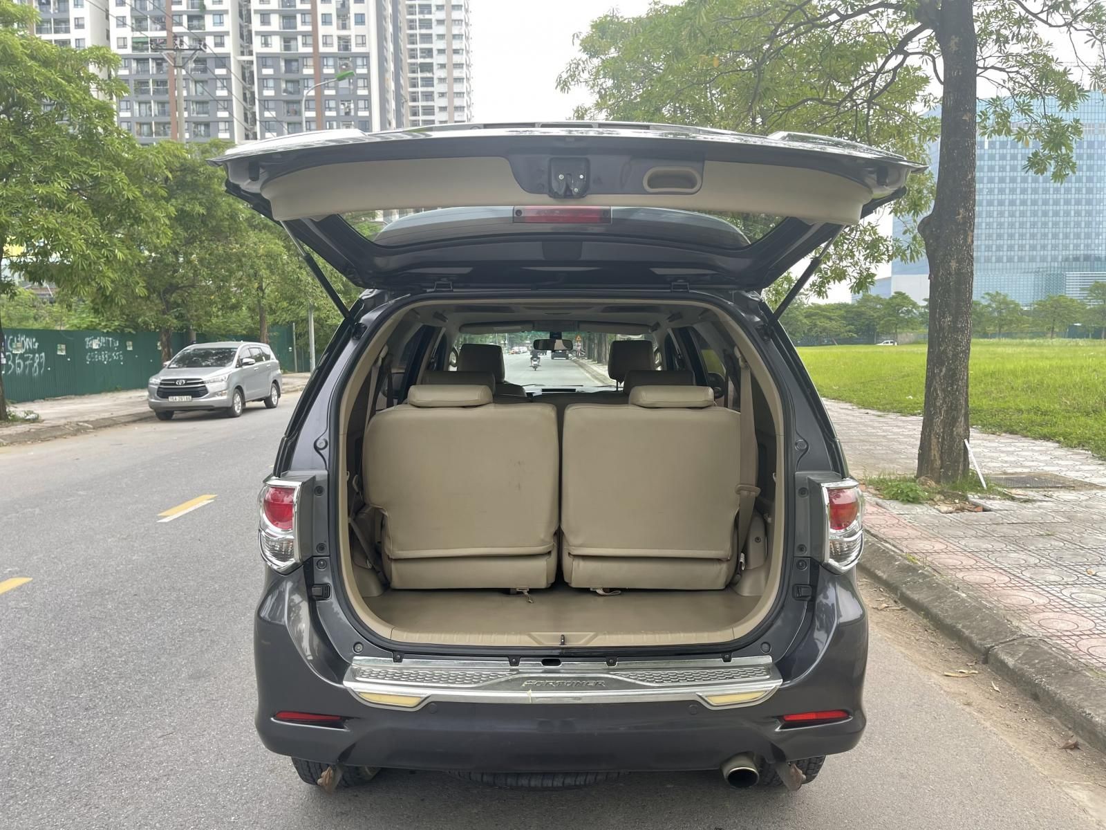 Toyota Fortuner 2013 - Odo 8,7v biển HN