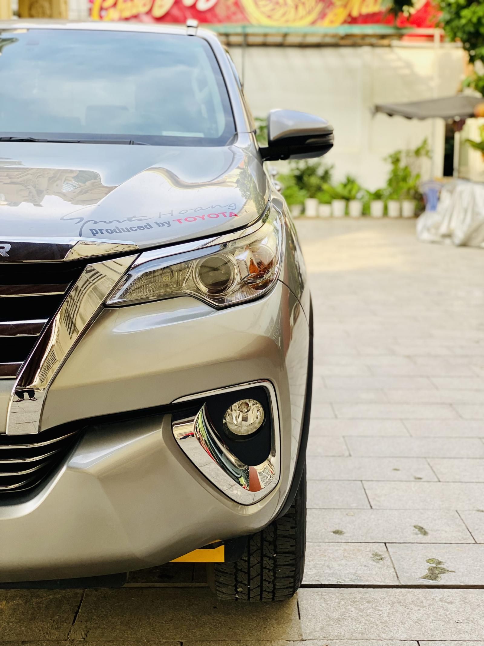 Toyota Fortuner 2018 - Xe màu bạc, mới đi 48.000km