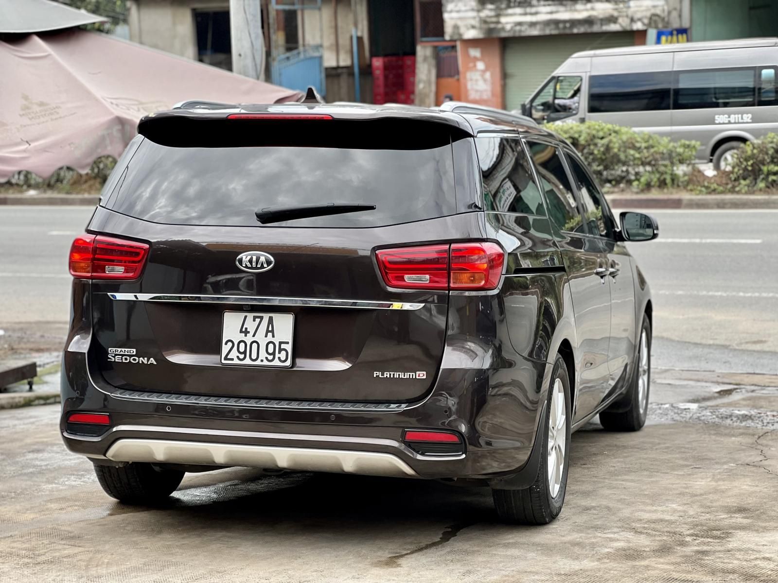 Kia Sedona 2019 - Bản full dầu màu nâu, bảo dưỡng hãng định kỳ rất đẹp, không 1 lỗi nhỏ