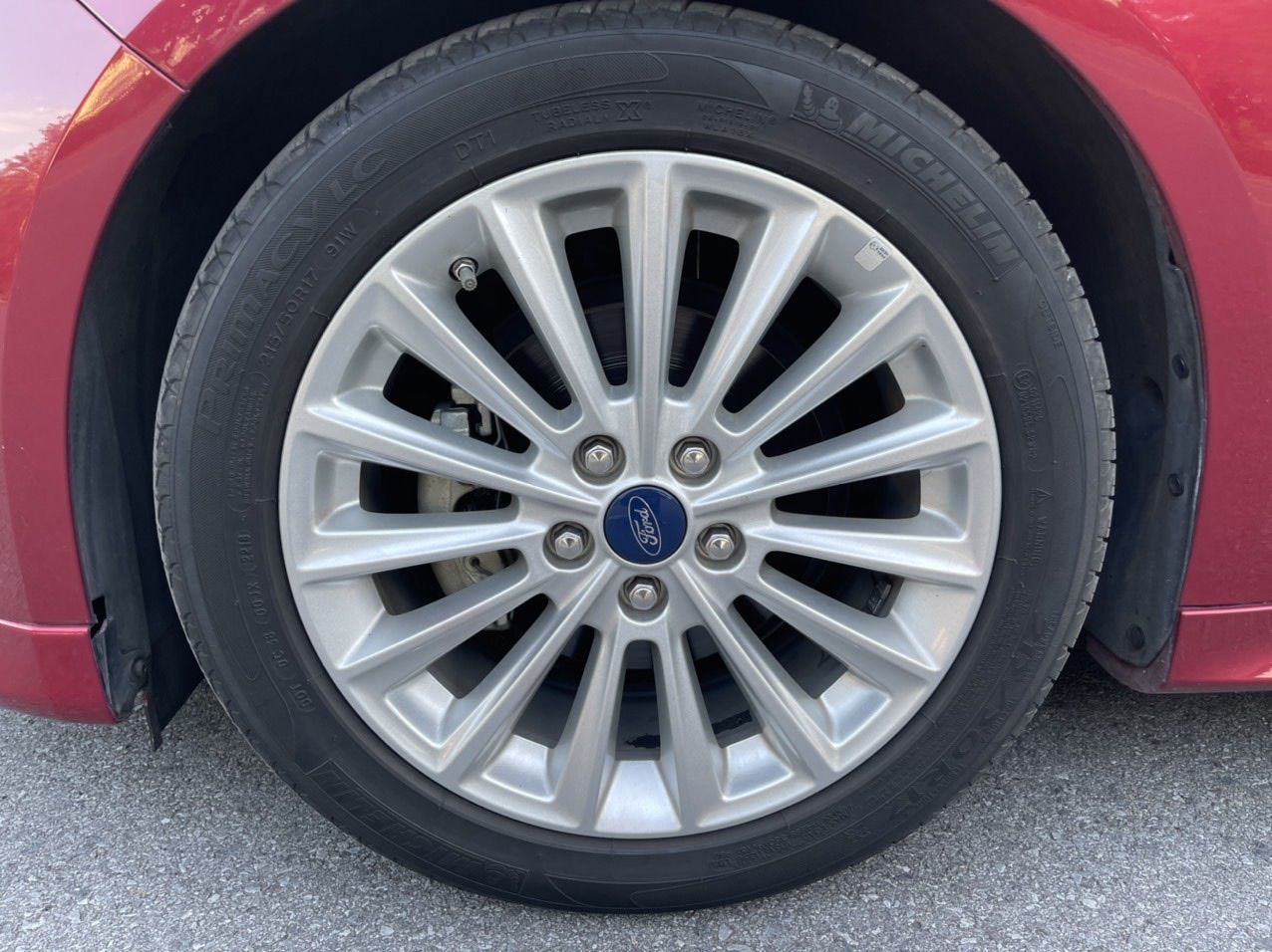 Ford Focus 2019 - Xe gia đình giá 715tr