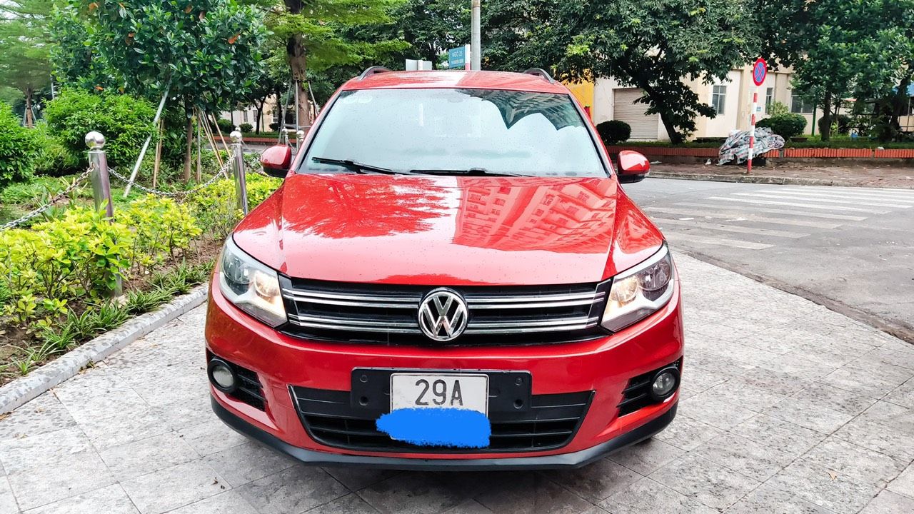 Volkswagen Tiguan 2012 - Màu đỏ, nhập khẩu