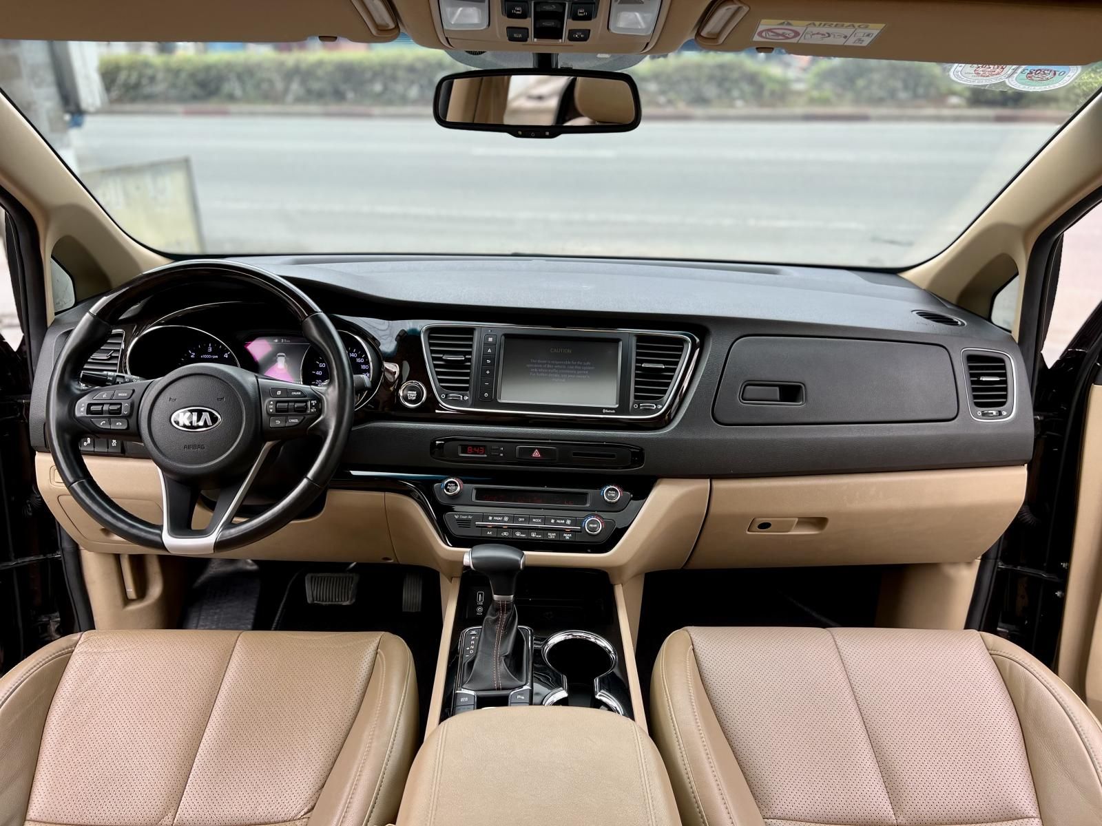 Kia Sedona 2019 - Bản full dầu màu nâu, bảo dưỡng hãng định kỳ rất đẹp, không 1 lỗi nhỏ