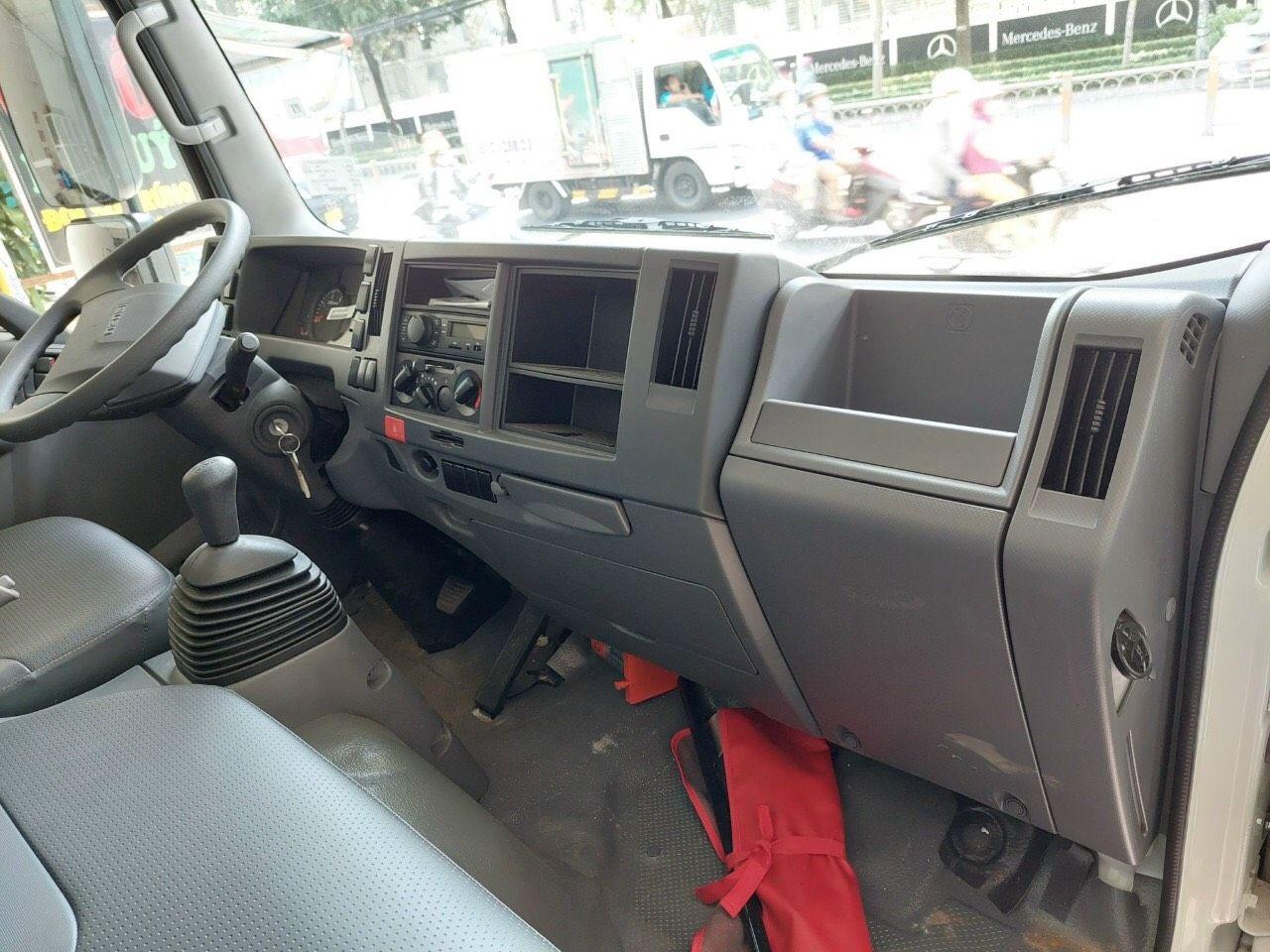 Isuzu QKR 2023 - Thùng bạt 3.6m, giá tốt nhất, giao xe nhanh, hỗ trợ trả góp. Khuyến mại máy lạnh