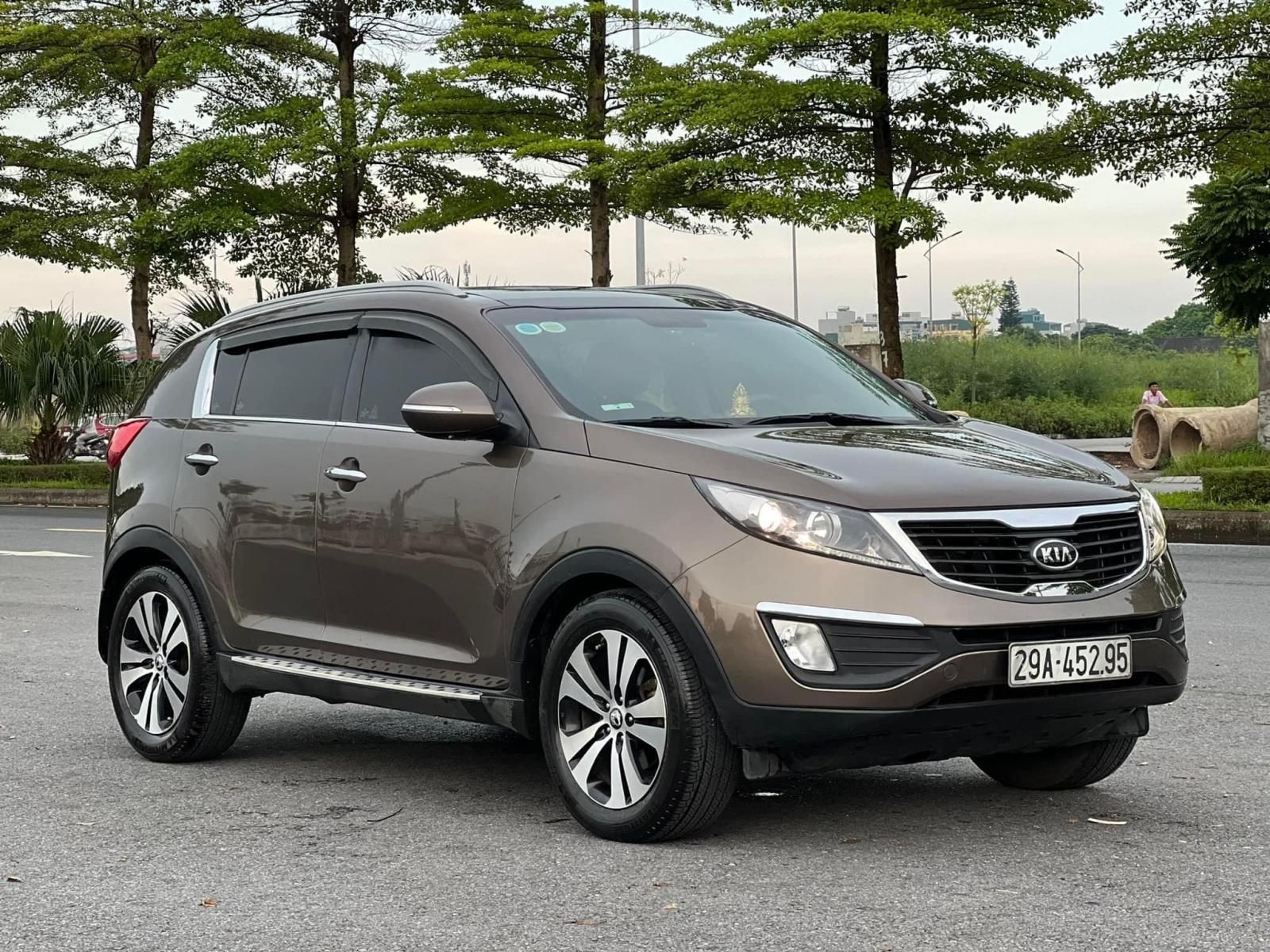 Kia Sportage 2011 - Màu nâu giá cạnh tranh