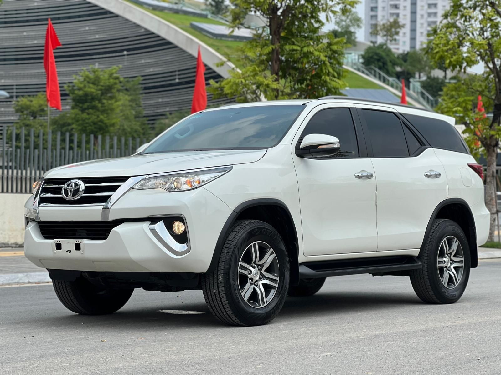 Toyota Fortuner 2017 - Cần bán xe đăng ký lần đầu 2017 chính chủ giá tốt 875tr