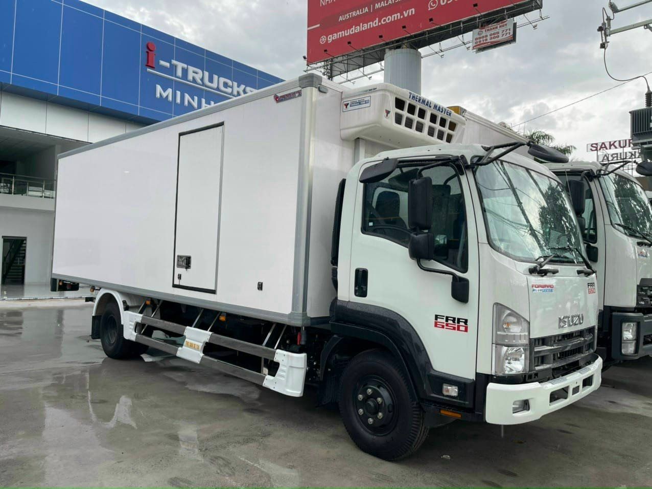 Isuzu FRR 2022 - Thùng đông lạnh ( Tải trọng 5,7 T )