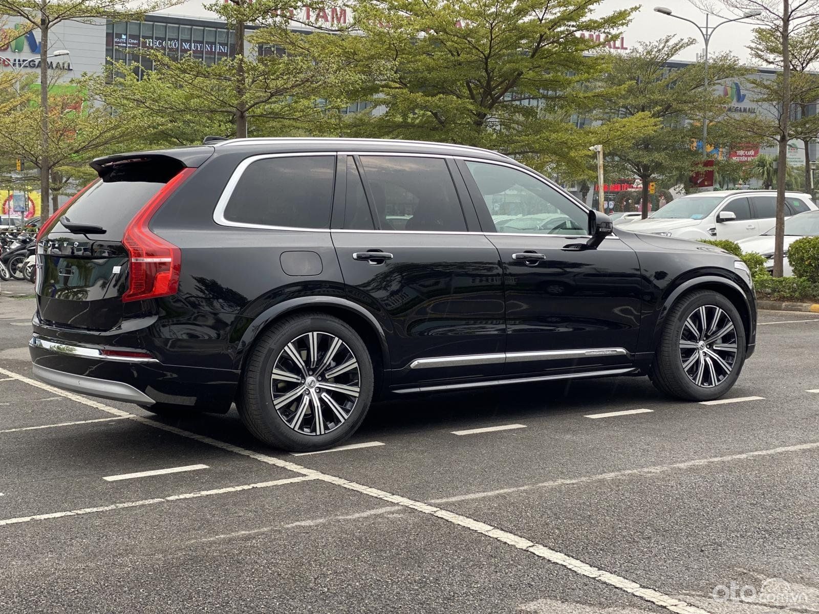 Volvo XC90 2022 - Quà tặng hấp dẫn, ưu đãi trong tháng - Tặng 3 năm bảo dưỡng + 1 năm bảo hiểm thân vỏ