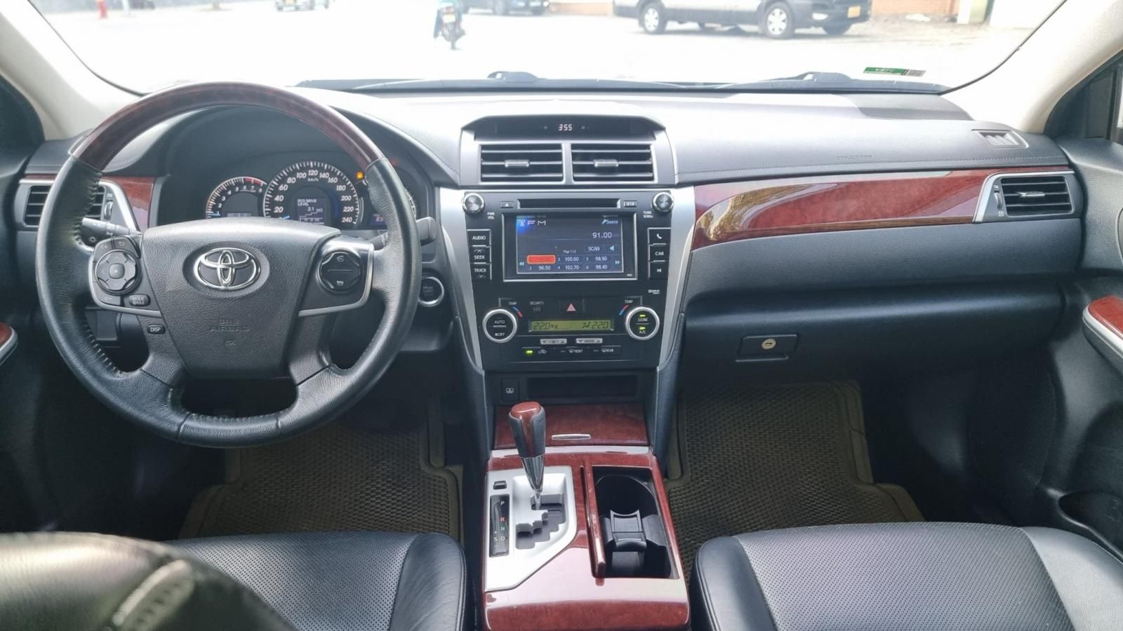 Toyota Camry 2013 - Cần bán gấp xe