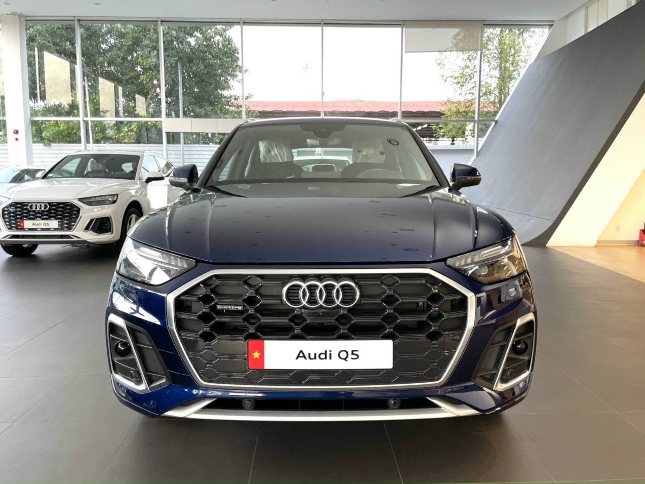 Audi Q5 2022 - Sẵn xe nhiều màu giao ngay tại showroom - Ưu đãi hấp dẫn trong tháng