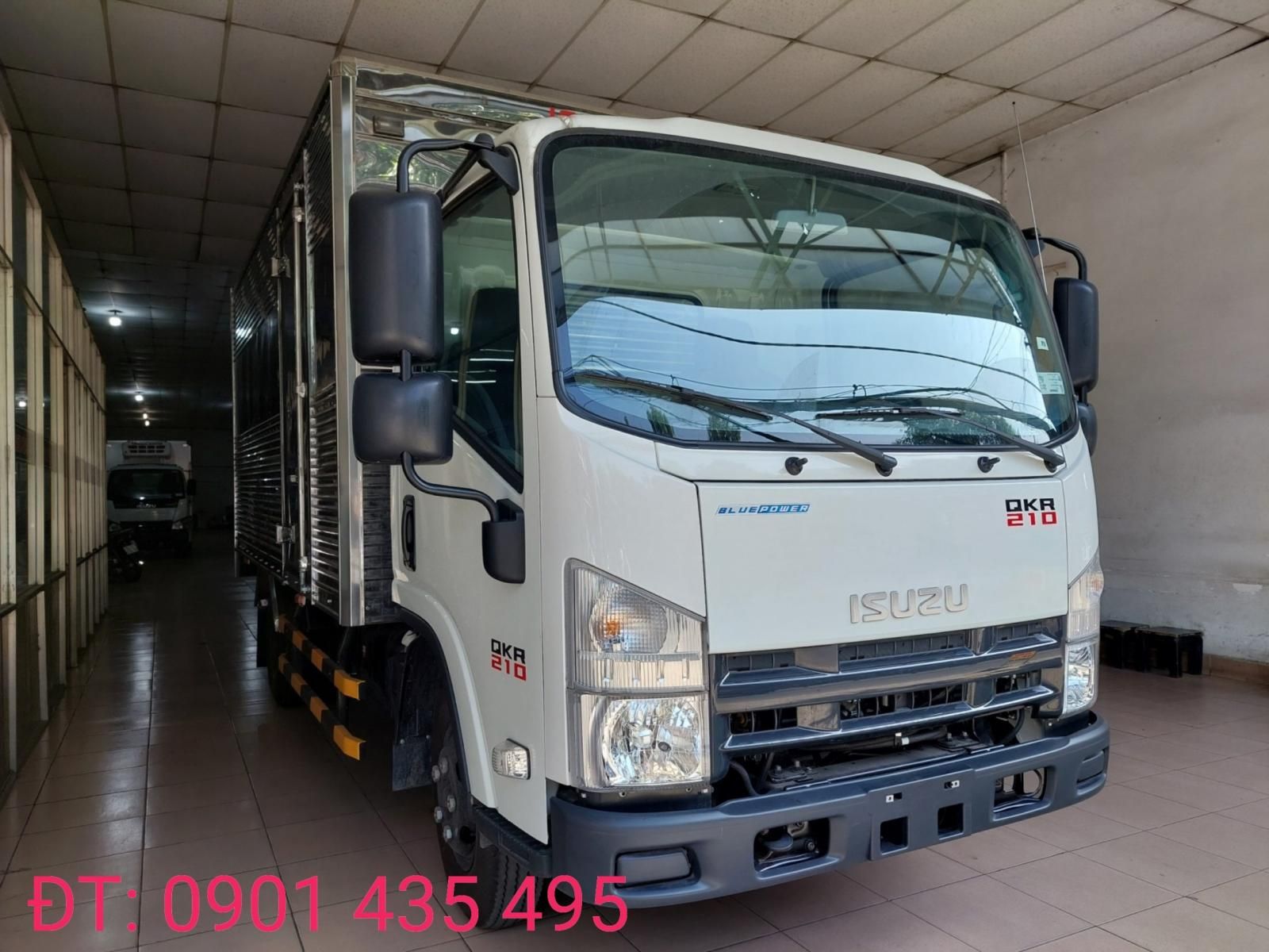 Isuzu QKR 2023 - Tải trọng 1.990kg, thùng kín 4.37m, giá tốt nhất, giao xe nhanh, hỗ trợ trả góp, khuyến mại máy lạnh