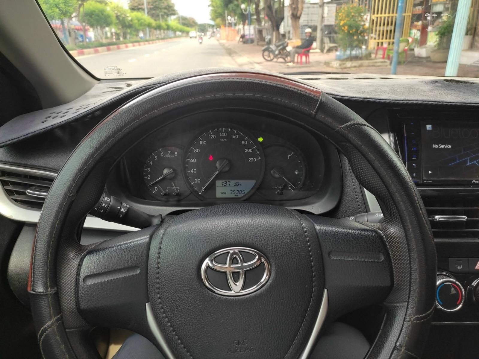 Toyota Vios 2020 - Màu vàng số sàn, 450tr