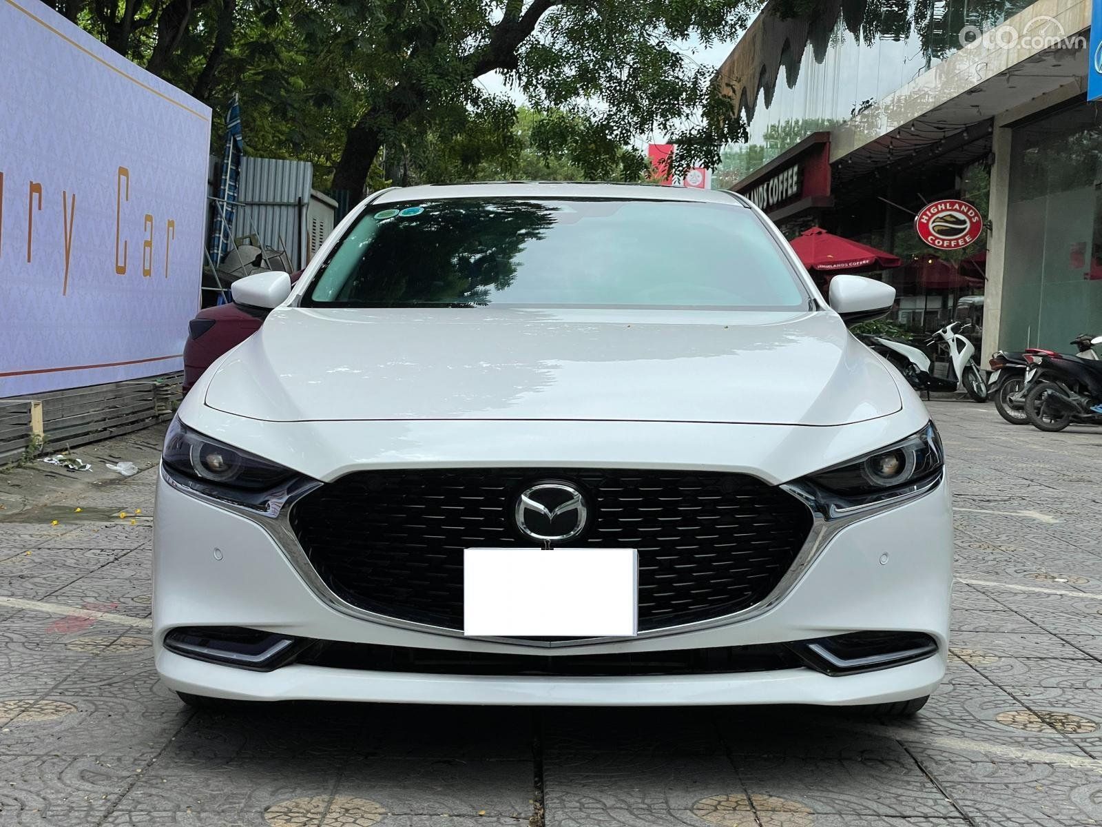 Mazda 3 2020 - Xe màu trắng