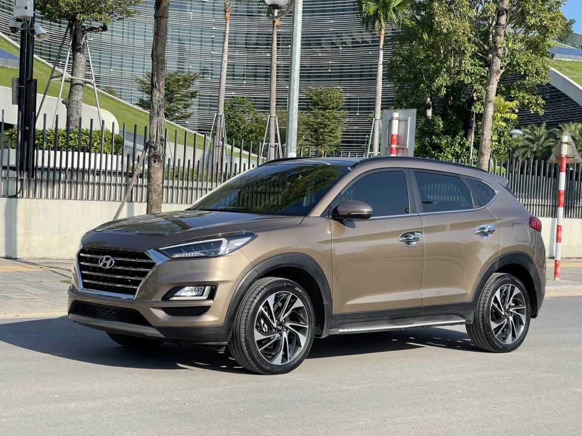 Hyundai Tucson 2020 - Xe còn mới giá chỉ 915tr