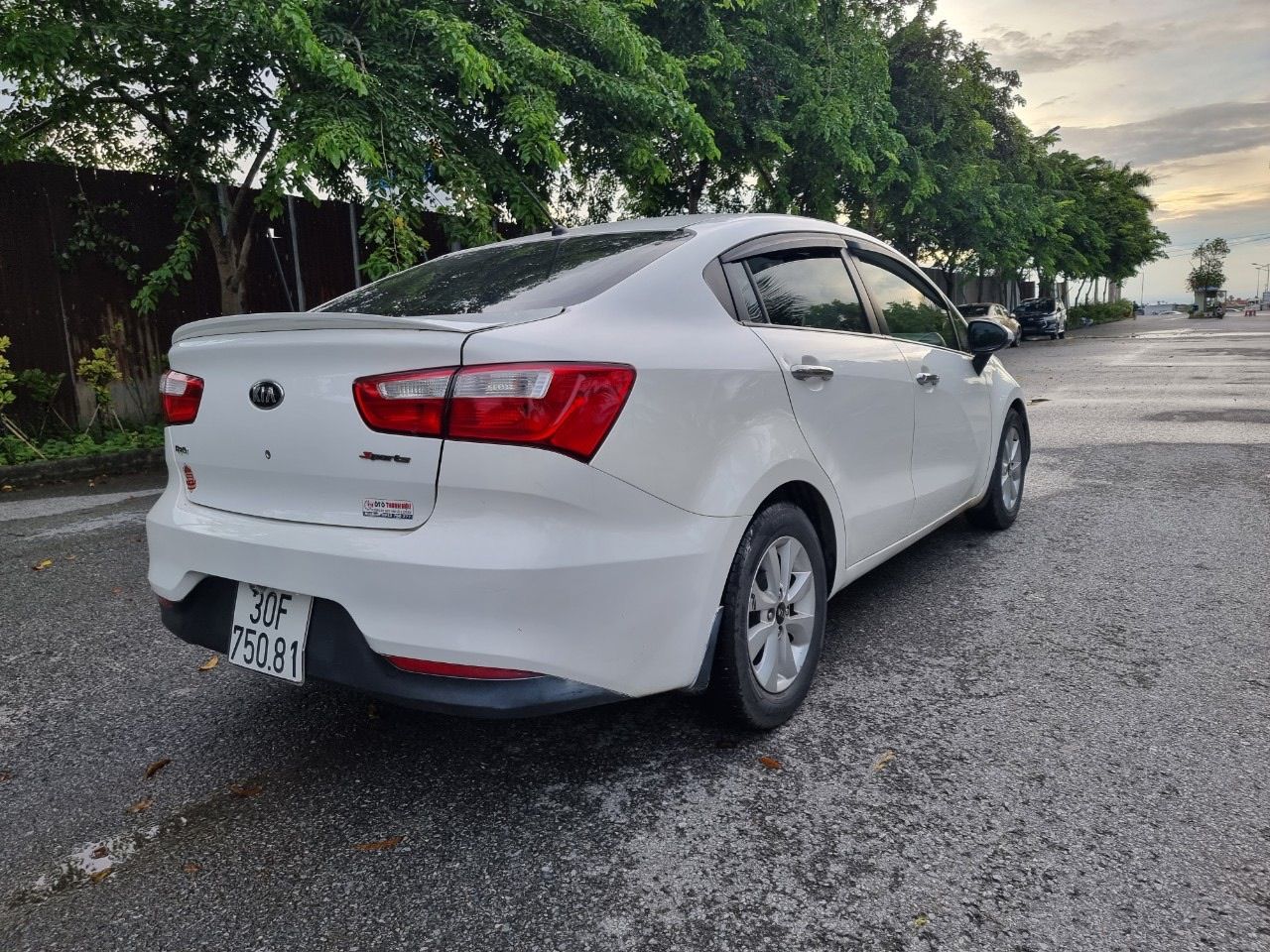 Kia Rio 2016 - Hàng đẹp cập bến, giá 3xxtr