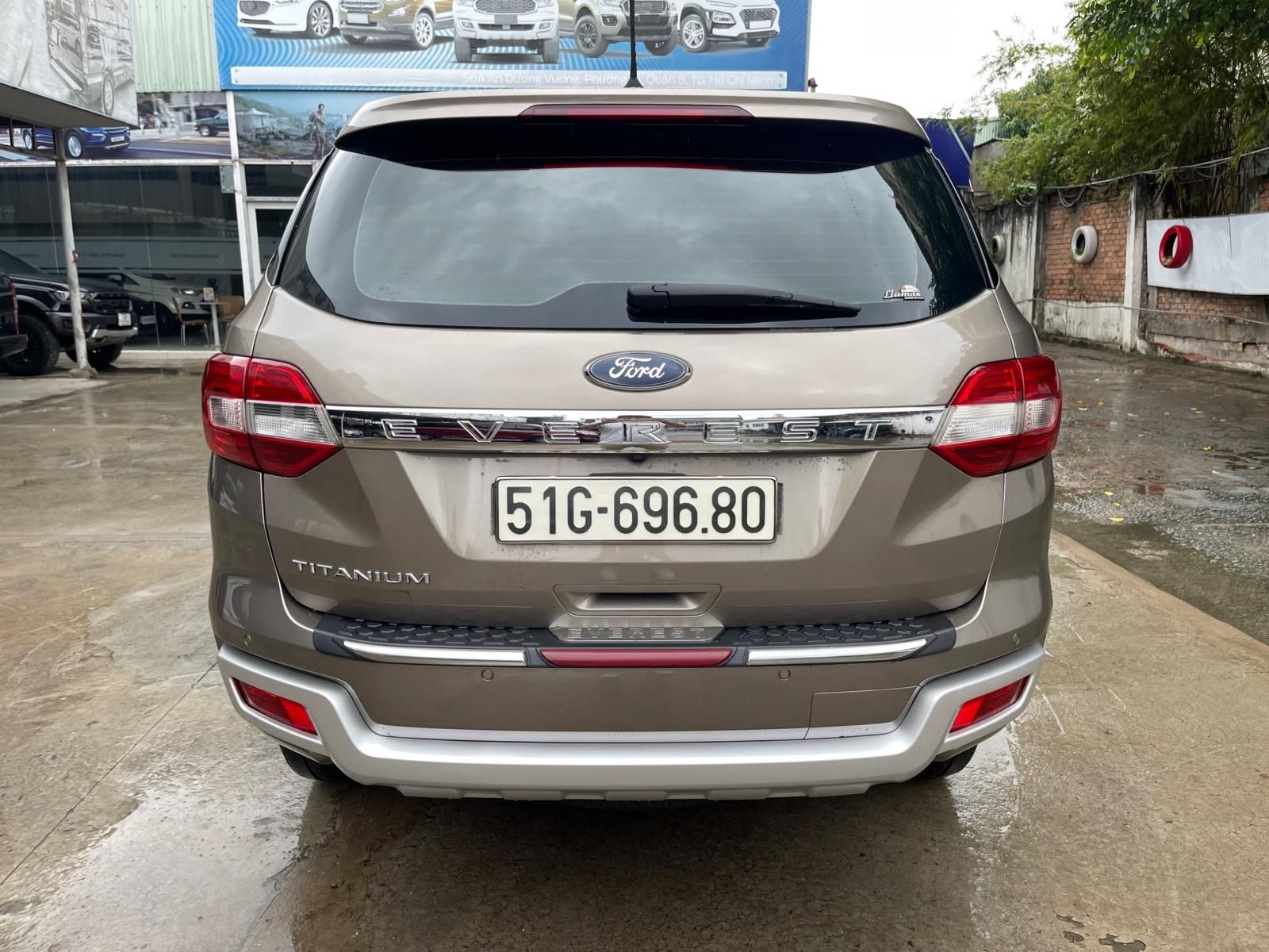 Ford Everest 2018 - Nhập Thái, 50.000 km xe chính hãng biển SG, 1 chủ, giá 950tr