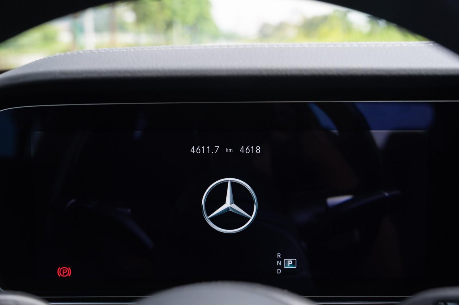 Mercedes-Benz E200 2021 - Biển Hà Nội, chạy zin 4600km