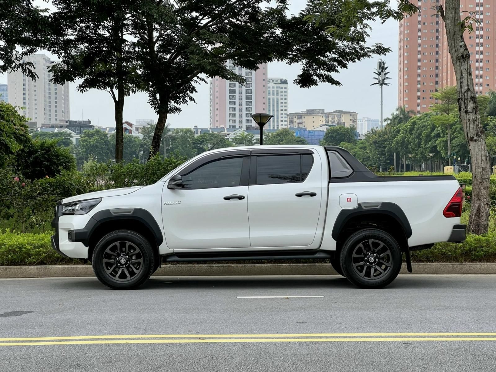 Toyota Hilux 2021 - Xe gia đình giá tốt 990tr