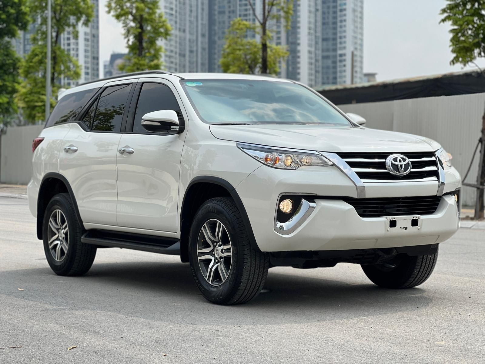 Toyota Fortuner 2017 - Cần bán xe đăng ký lần đầu 2017 chính chủ giá tốt 875tr