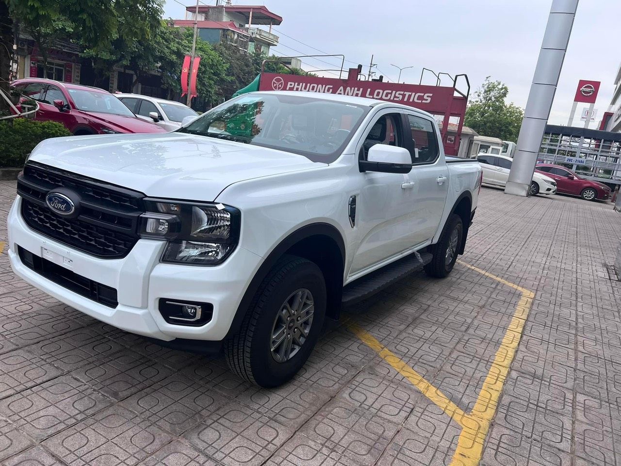 Ford Ranger 2022 - Xe màu trắng