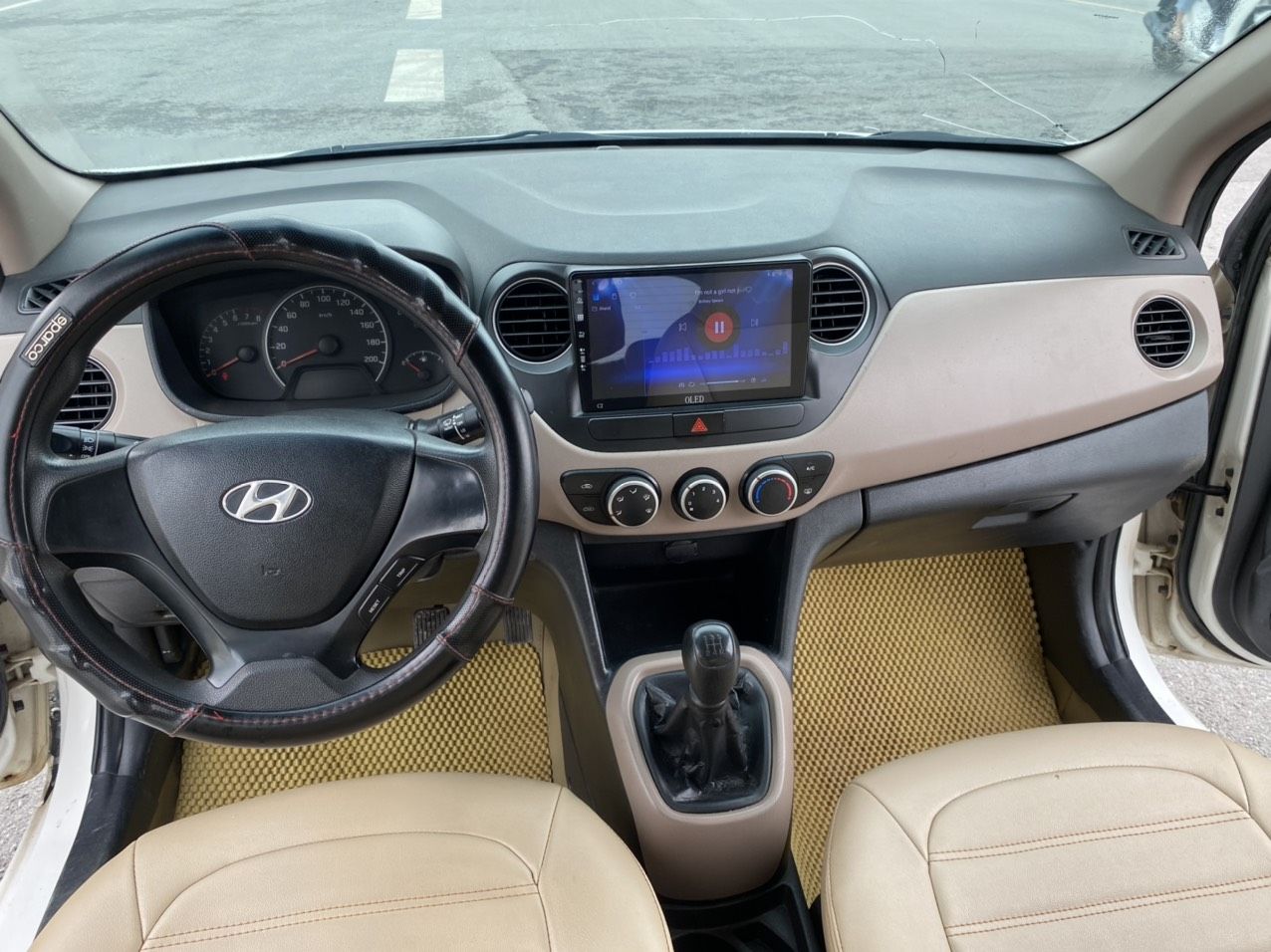 Hyundai Grand i10 2014 - Màu trắng, 195 triệu