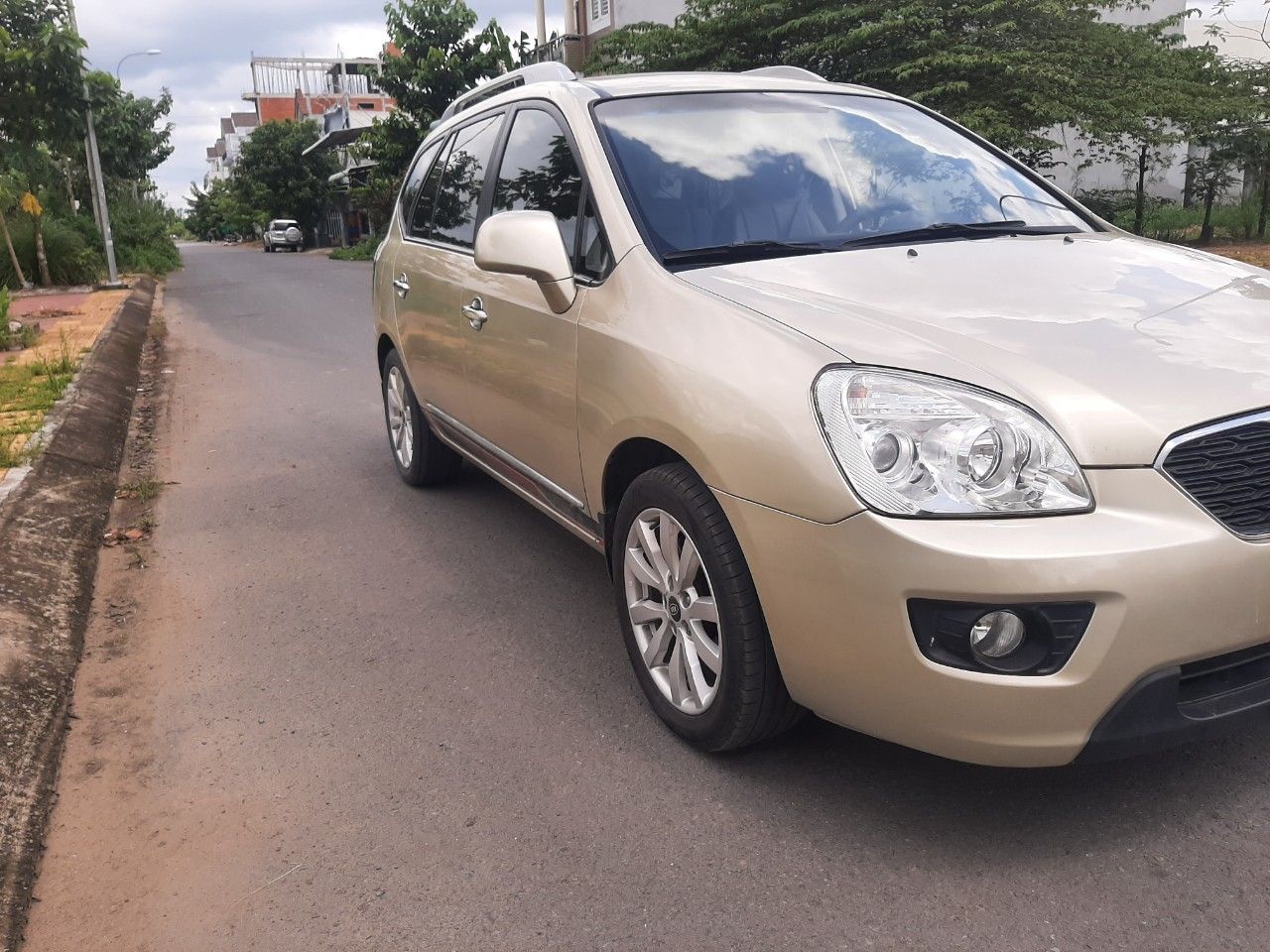 Kia Carens 2012 - Giá cạnh tranh