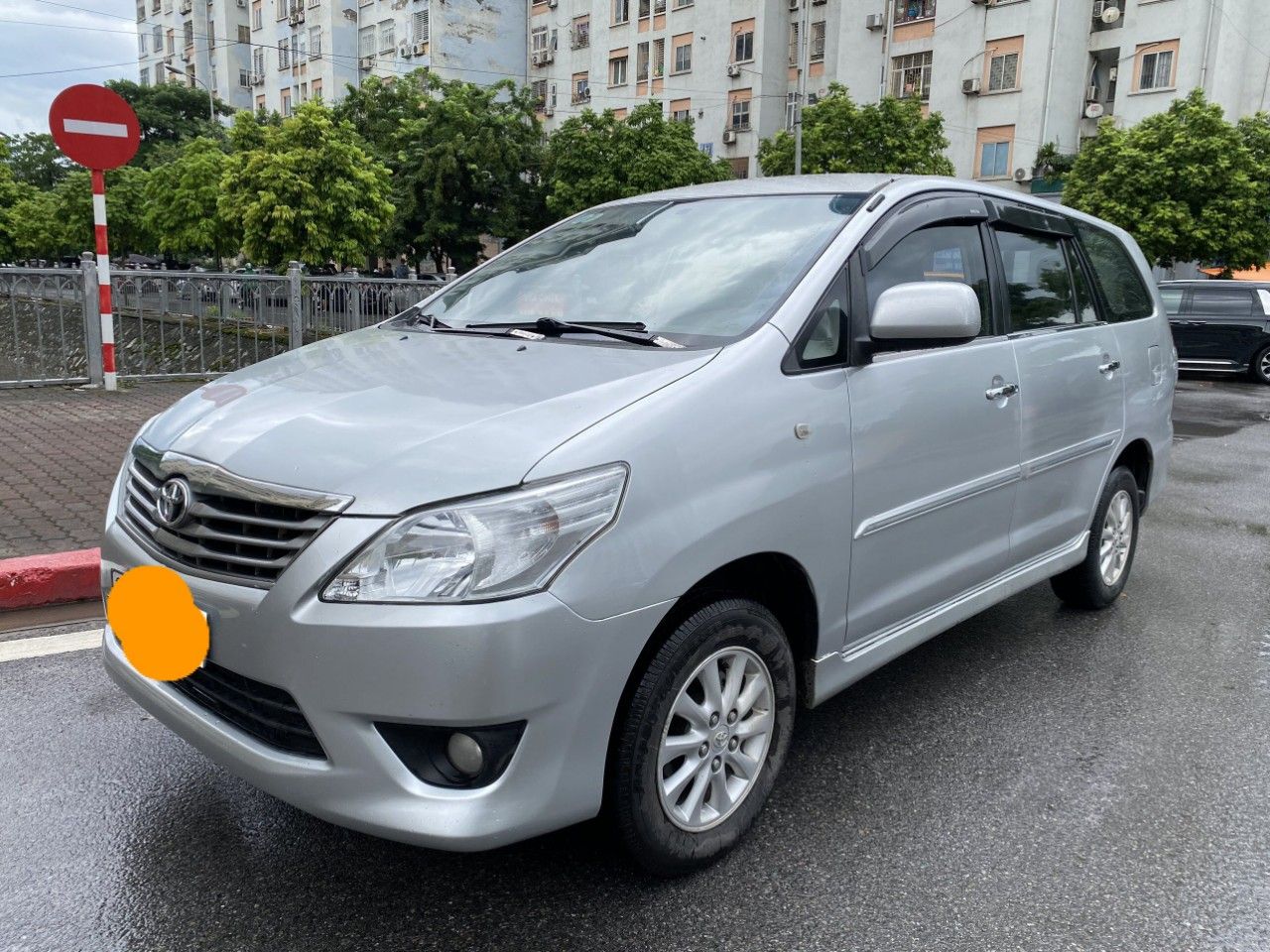 Toyota Innova 2014 - Màu bạc giá cạnh tranh