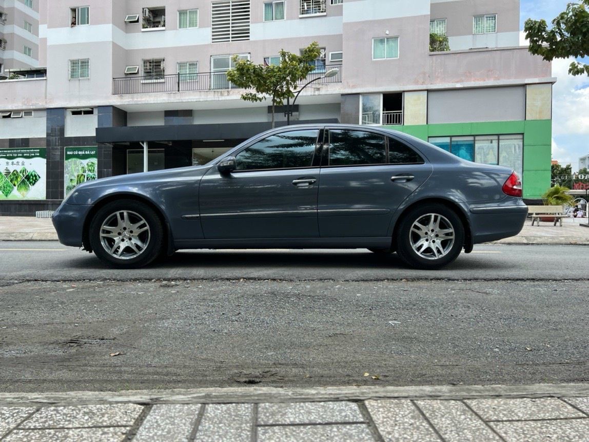 Mercedes-Benz E240 2003 - Nhập khẩu nguyên chiếc, giá chỉ 205tr