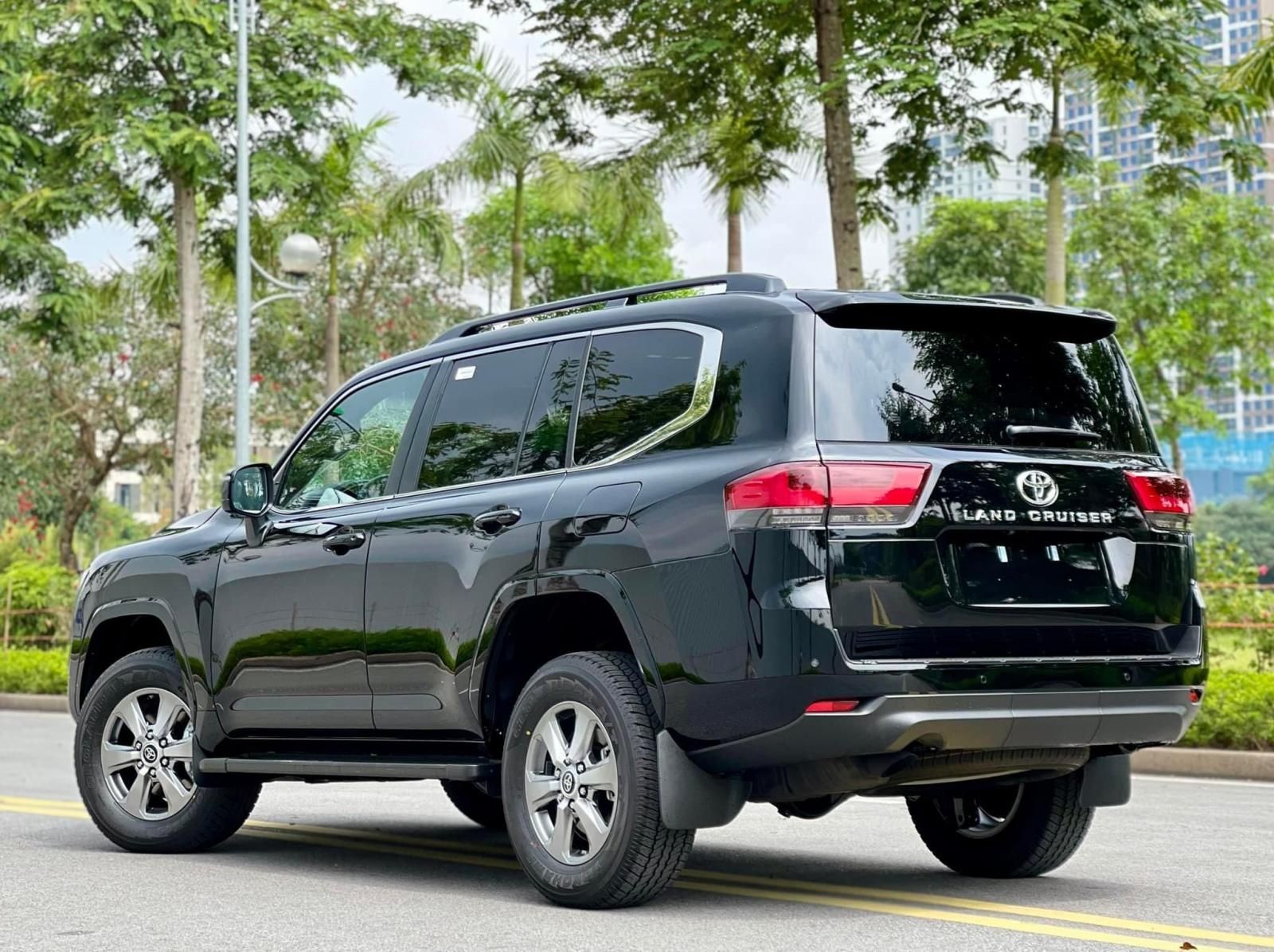 Toyota Land Cruiser 2022 - Giao ngay mới 100%