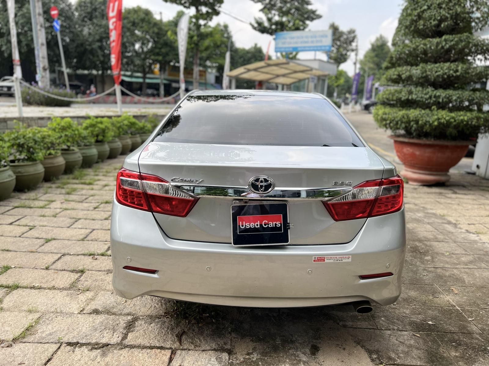 Toyota Camry 2014 - Màu bạc, nhập khẩu