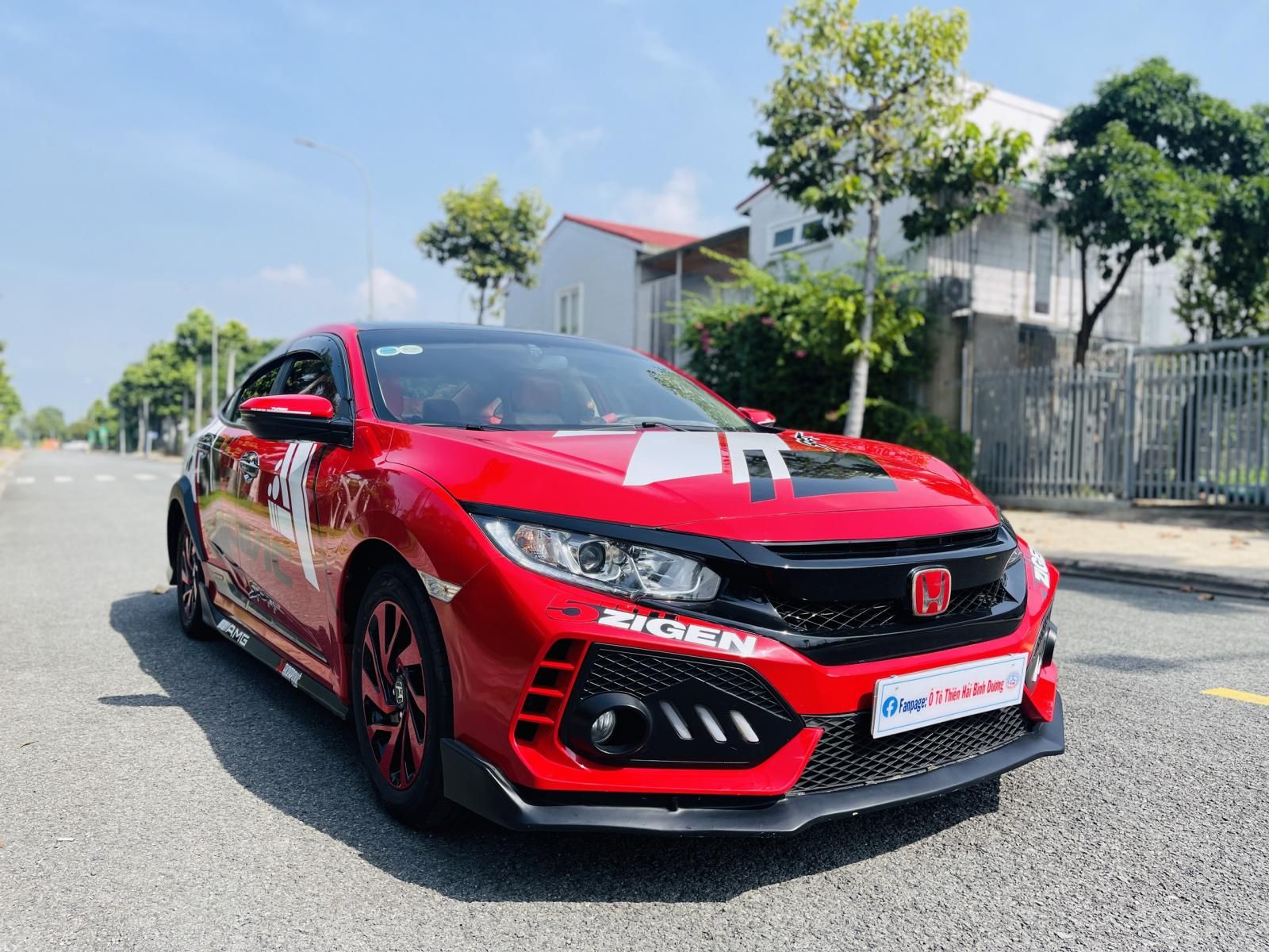 Honda Civic 2018 - Xe màu đỏ, xe nhập