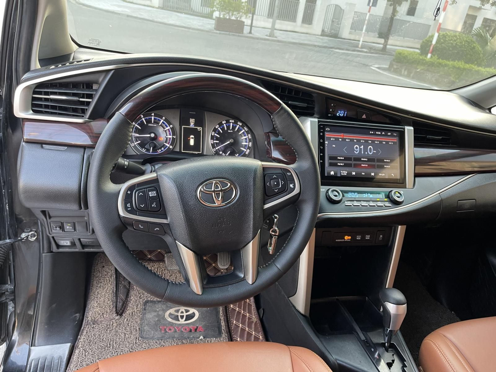 Toyota Innova 2018 - Màu đen số tự động