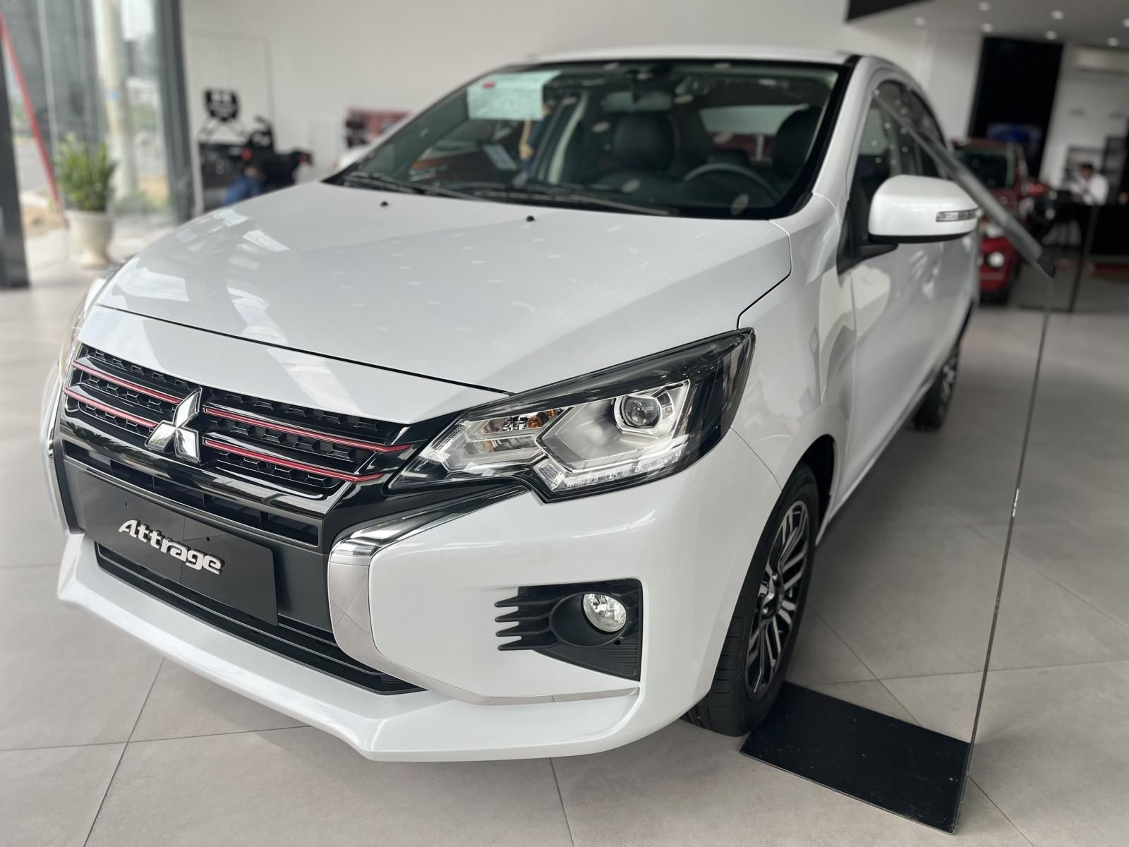 Mitsubishi Attrage 2022 - Xe có sẵn màu trắng, gọi ngay để nhận báo giá