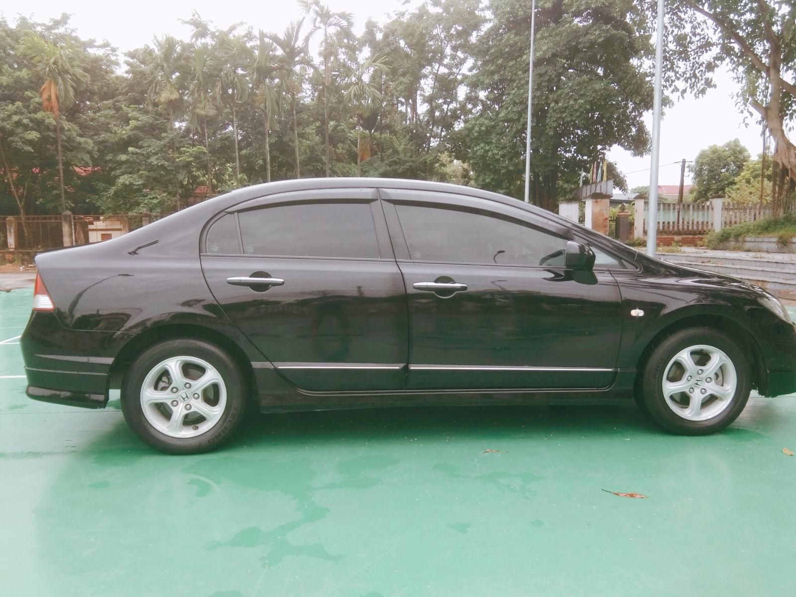 Honda Civic 2011 - Cần bán gấp xe màu đen