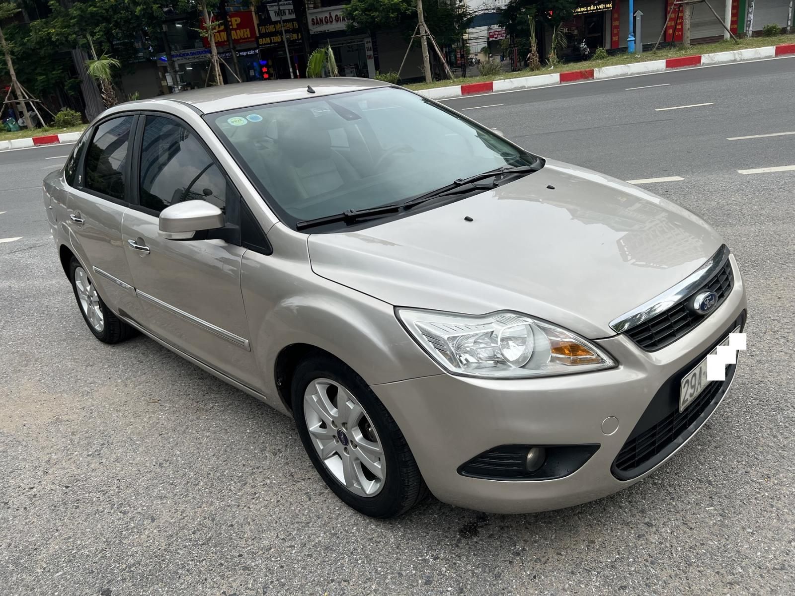 Ford Focus 2011 - Cần bán xe sản xuất năm 2011