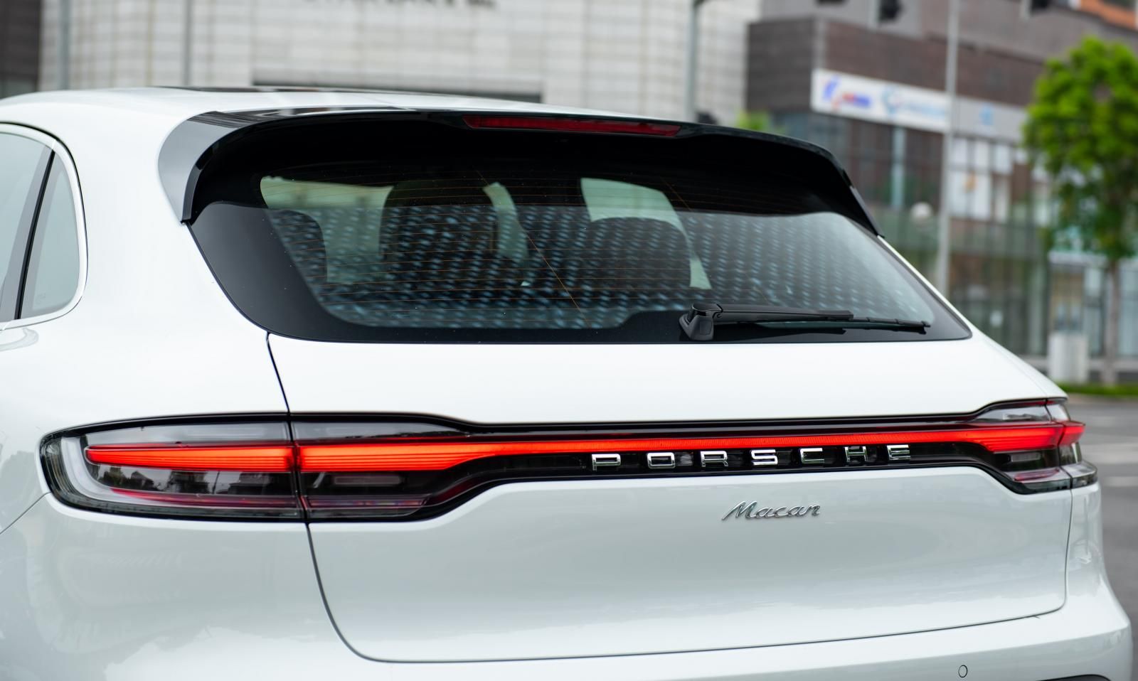 Porsche Macan 2022 - Màu trắng, xe nhập