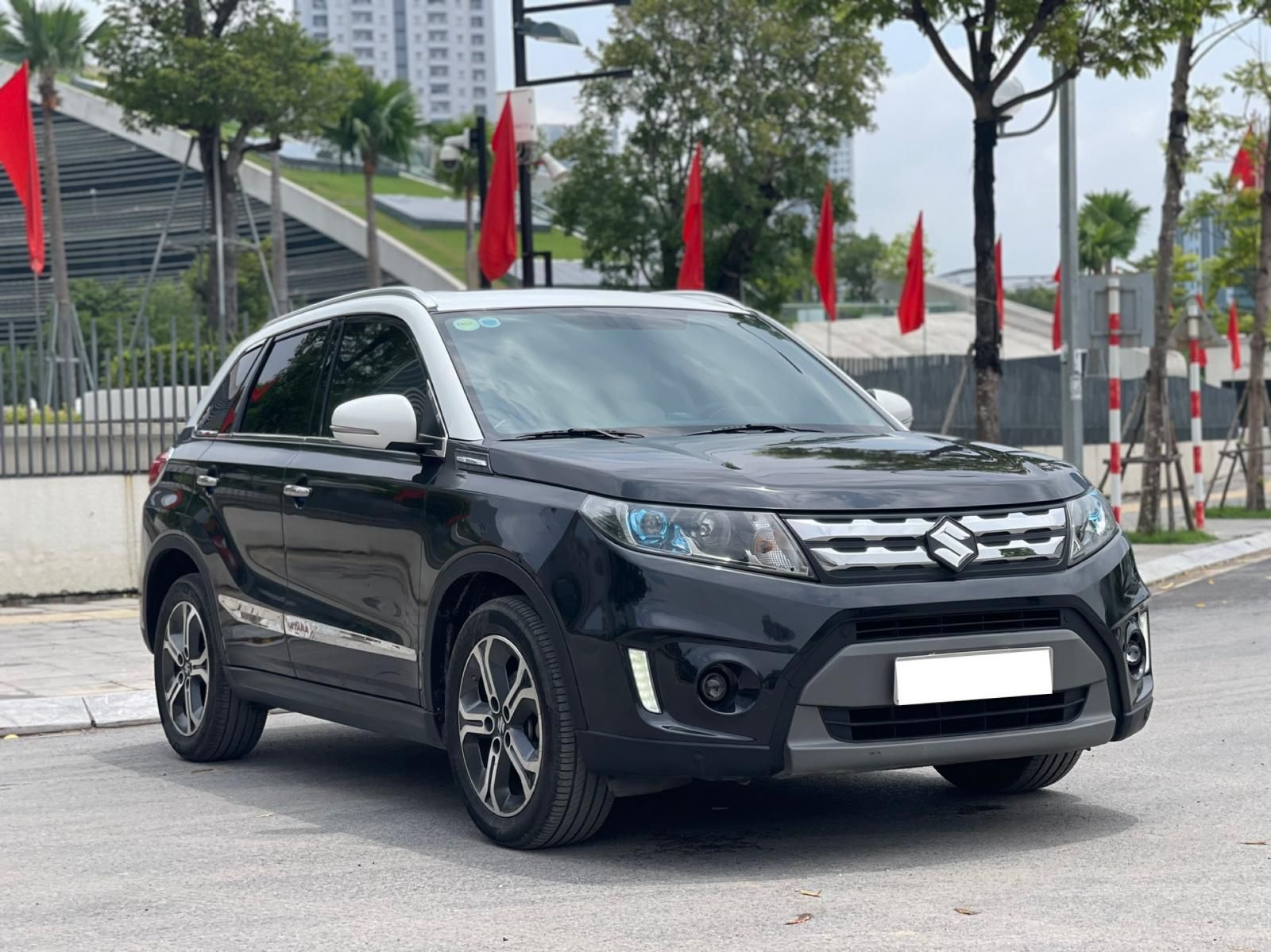 Suzuki Vitara 2015 - Xe nhập, mua xe tặng ngay 1 thẻ chăm xe 1 năm