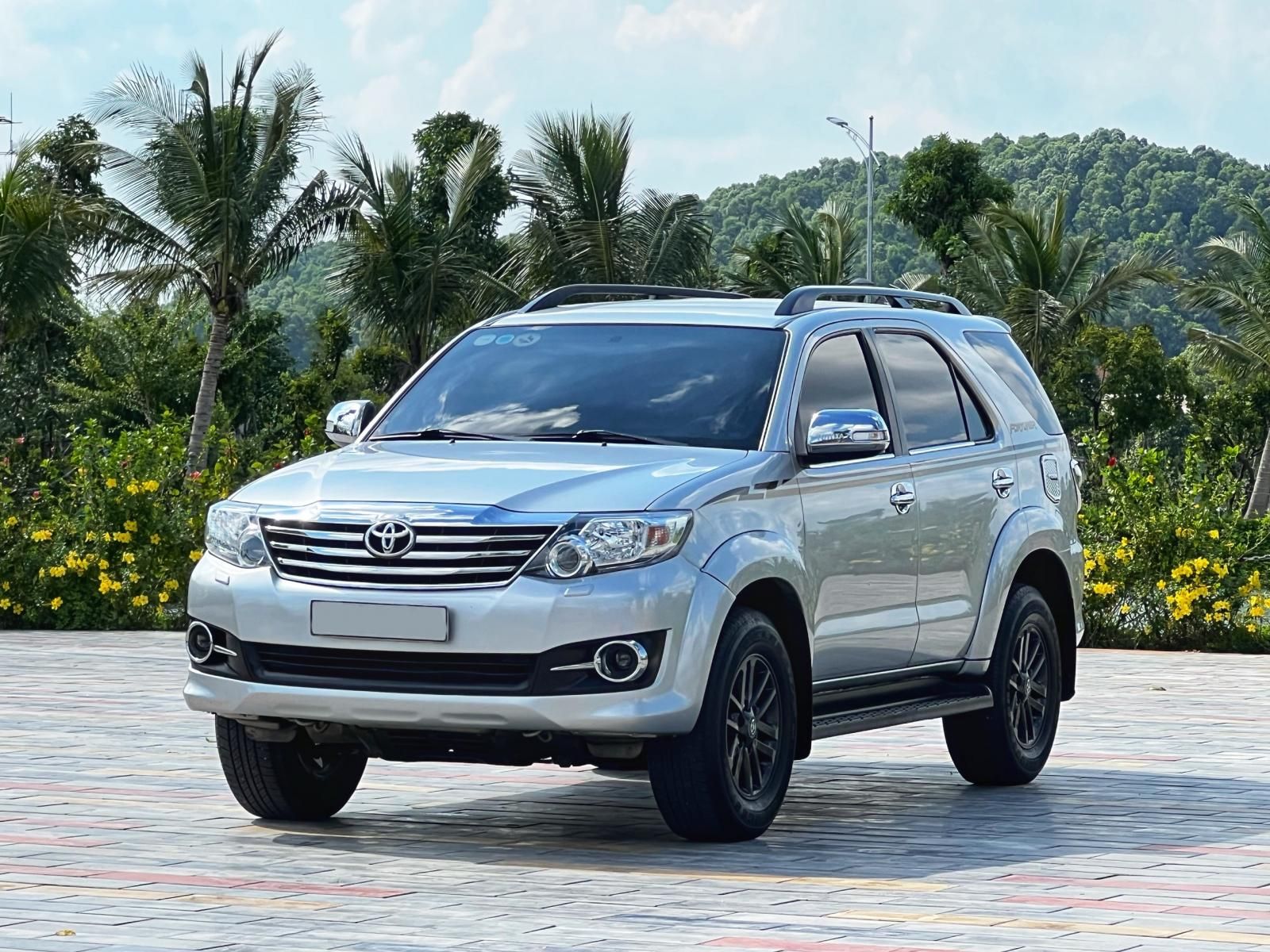 Toyota Fortuner 2015 - Xe ít sử dụng giá chỉ 585tr