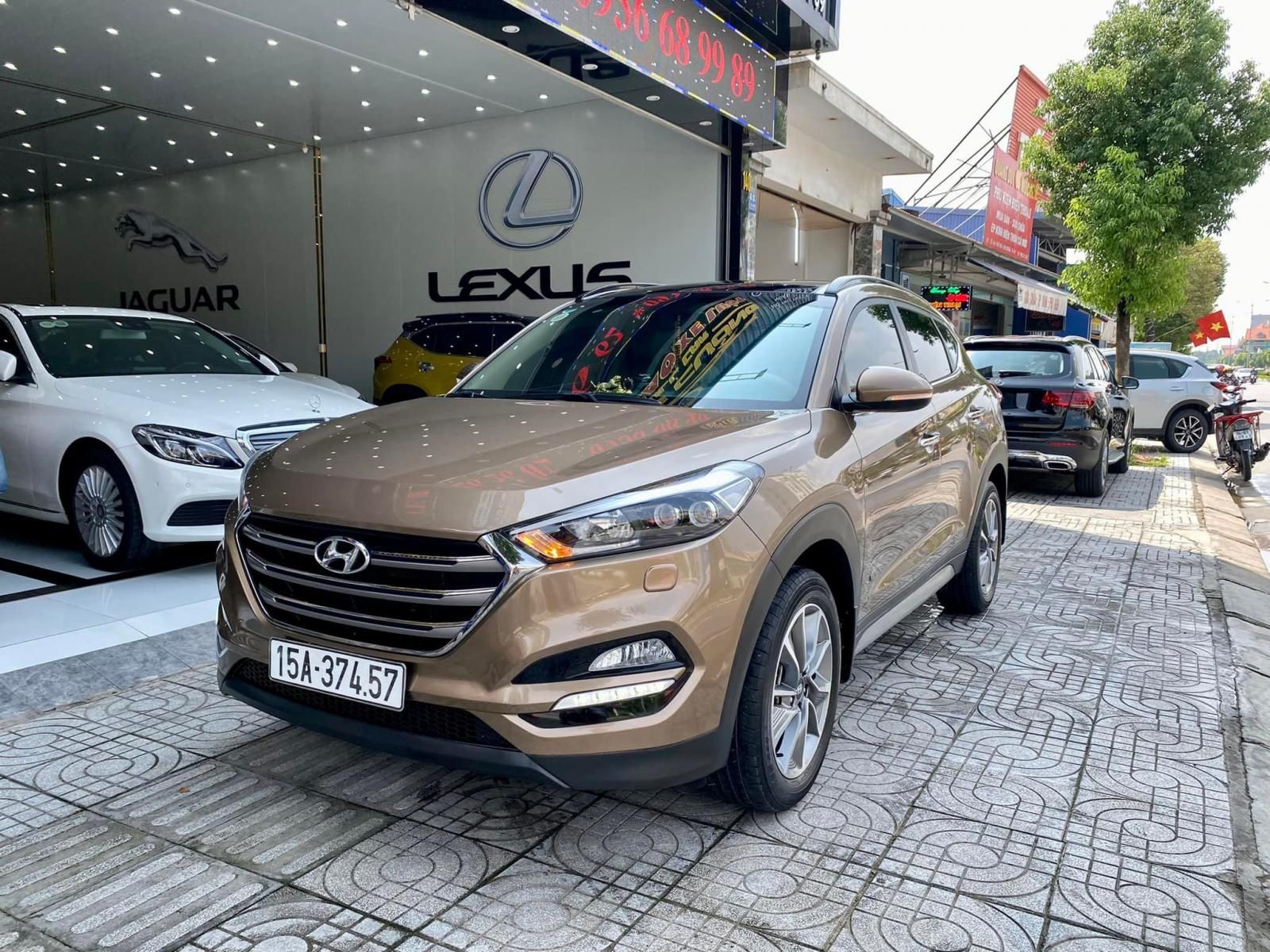 Hyundai Tucson 2018 - Màu vàng cát