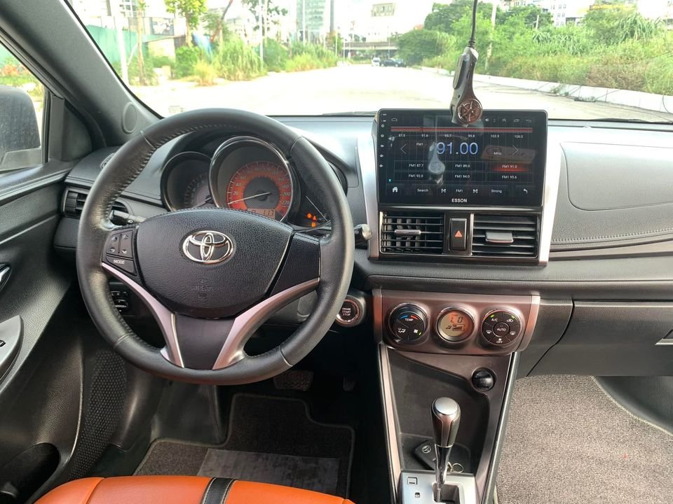 Toyota Yaris 2017 - Màu bạc, xe nhập