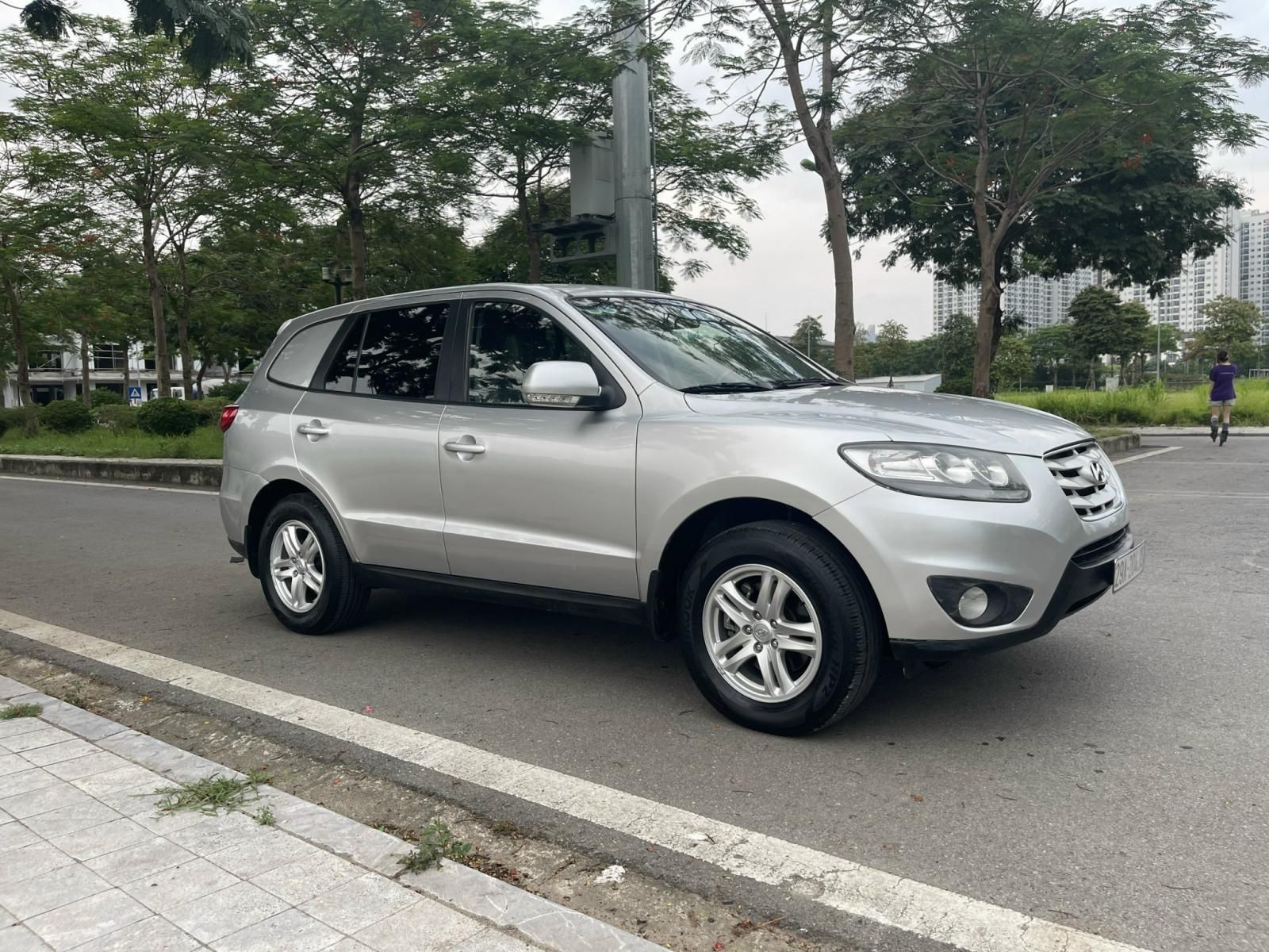 Hyundai Santa Fe 2010 - Màu bạc