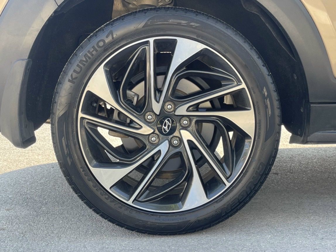 Hyundai Tucson 2020 - Xe còn mới giá chỉ 915tr