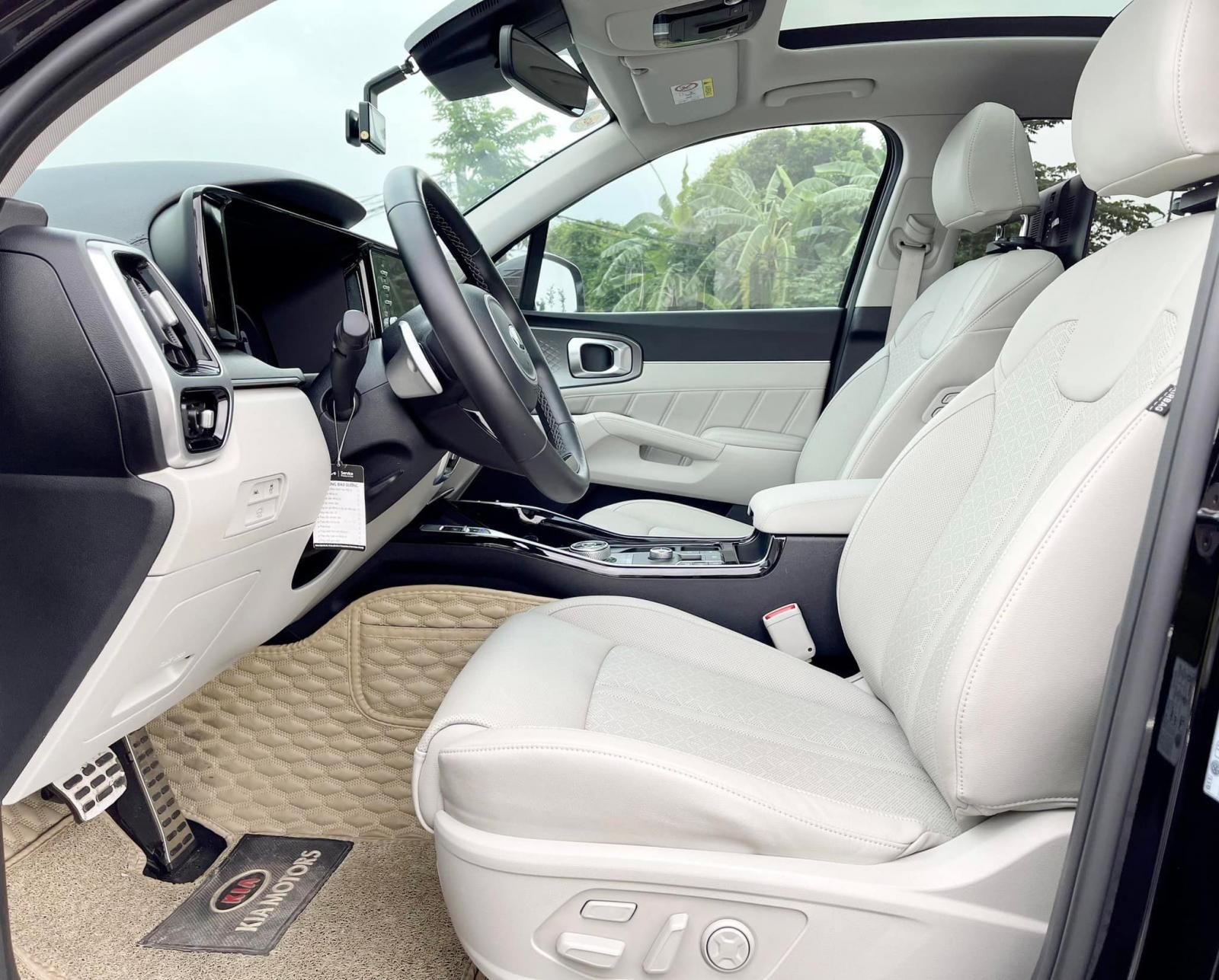 Kia Sorento 2021 - Màu đen, nhập khẩu