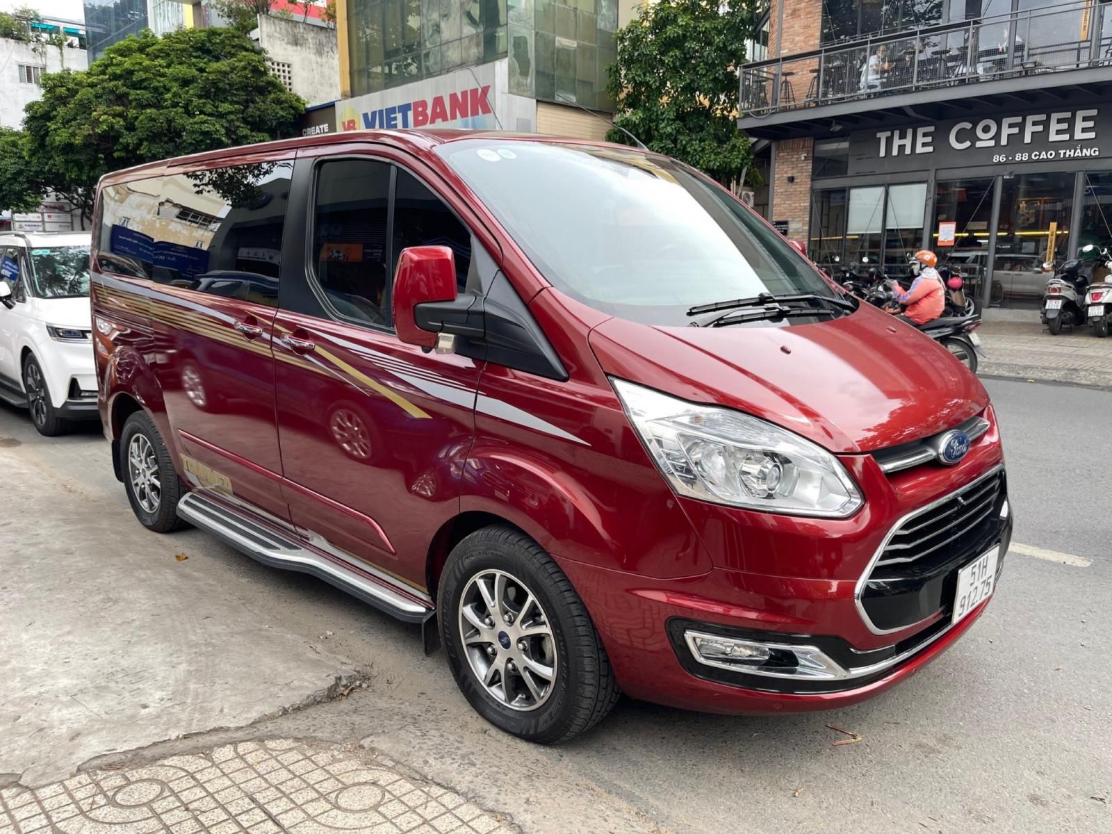 Ford Tourneo 2021 - Cải tạo Limousine mới 8.000 km, xe chính hãng 1 chủ biển SG giá 1.011tr