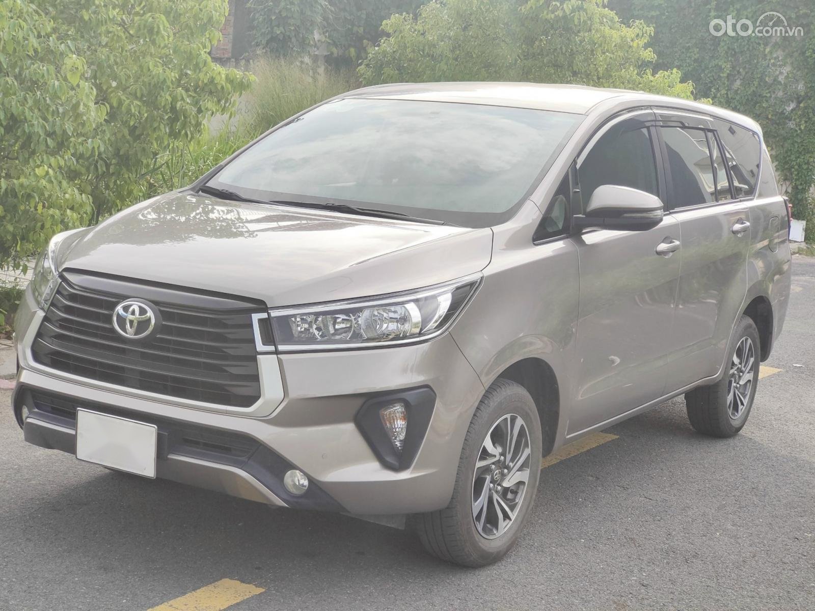 Toyota Innova 2022 - Biển TP