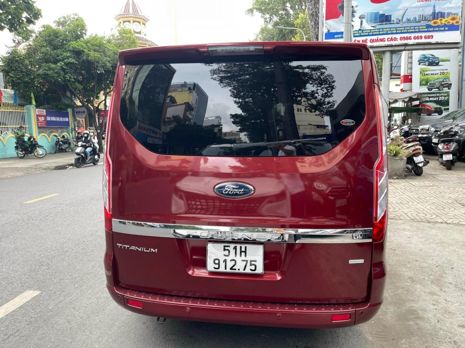 Ford Tourneo 2021 - Cải tạo Limousine mới 8.000 km, xe chính hãng 1 chủ biển SG giá 1.011tr