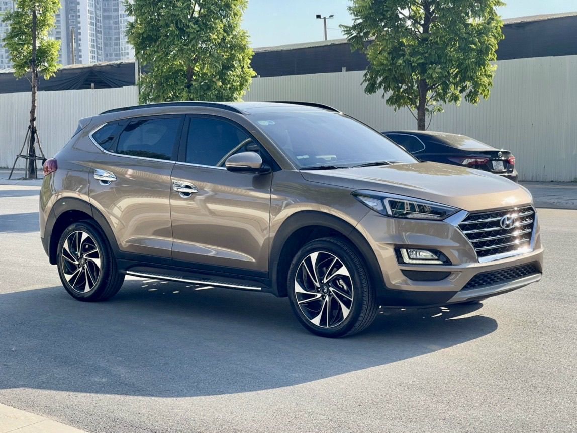 Hyundai Tucson 2020 - Xe còn mới giá chỉ 915tr