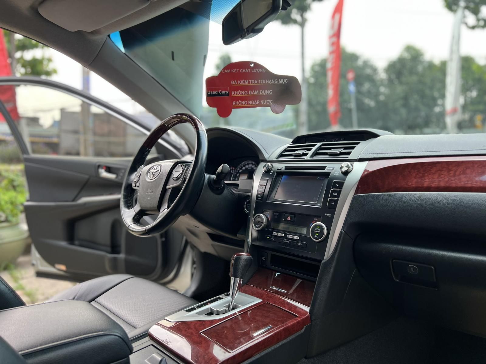 Toyota Camry 2014 - Màu bạc, nhập khẩu